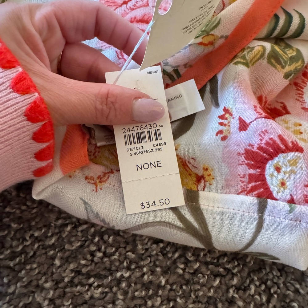 Loft floral infinity scarf - Picture 3 of 3